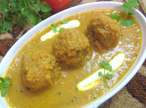 Kashmiri Palak kofta curry